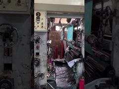 El proceso de fabricación de las bolsas en la fábrica.