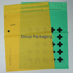 Transportes marítimos seguros y sostenibles con bolsas de correo compostables en verde y oro