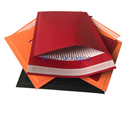 Anuncios publicitarios de papel autoadhesivos rojos de encargo que empaquetan sobres amortiguados