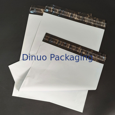 Sobre reciclado impreso personalizado Polymailer Bag Blanco Negro para envío de mensajería urgente