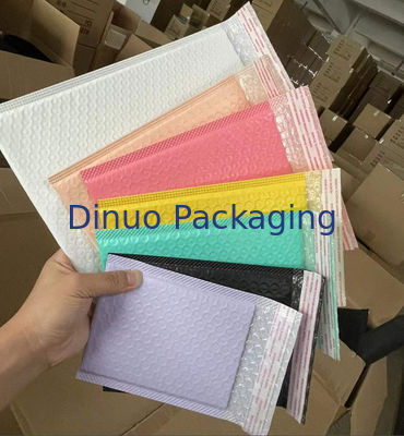 Bolsas de correo con burbujas de diseño rosa 100% reciclables con función impermeable para productos envasados