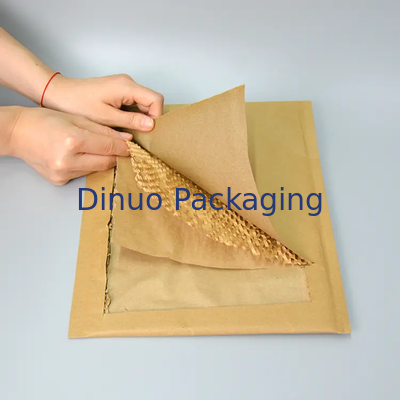 Sobre de papel acolchado exterior resistente al agua diseñado para cumplir con los estándares de los transportistas de envío de USPS Embalaje para correo comercial