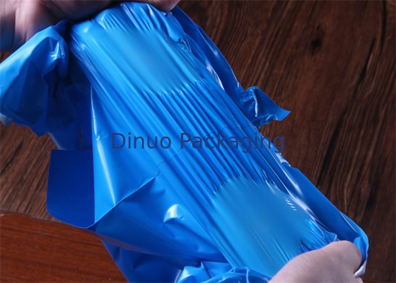 El anuncio publicitario Co-sacado azul de la película empaqueta los sobres plásticos para fijar a prueba de humedad