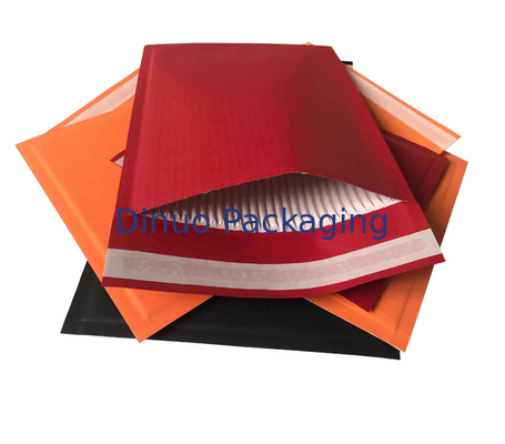 Anuncios publicitarios de papel autoadhesivos rojos de encargo que empaquetan sobres amortiguados